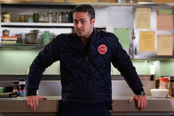 Chicago Fire - Headlong Toward Disaster - Van film - Taylor Kinney