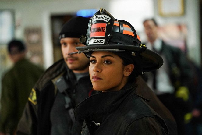 Chicago Fire - Na oślep w stronę katastrofy - Z filmu - Monica Raymund