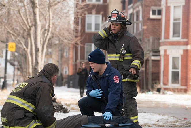 Chicago Fire - Red Rag the Bull - Photos - Monica Raymund
