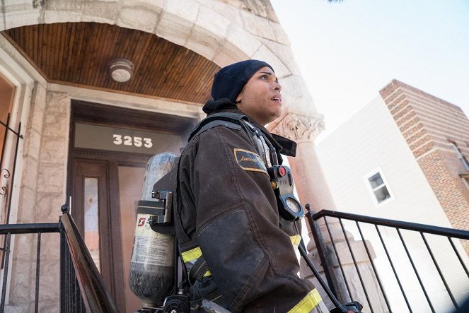 Chicago Fire - Season 3 - Forgiving, Relentless, Unconditional - Van film - Monica Raymund