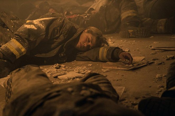 Chicago Fire - Carnage aux urgences - Film - Monica Raymund