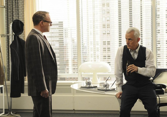 Mad Men - Christmas Comes But Once a Year - Do filme - Jared Harris, John Slattery