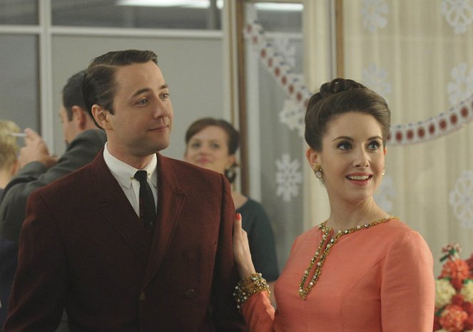 Mad Men - Christmas Comes But Once a Year - Do filme - Vincent Kartheiser, Alison Brie