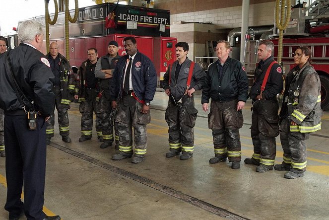 Chicago Fire - Alle für einen - Filmfotos - Randy Flagler, Joe Minoso, Eamonn Walker, Yuriy Sardarov, Christian Stolte, Jason Beghe, Monica Raymund