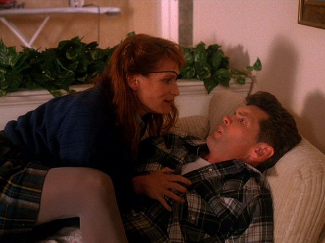 Twin Peaks - Henkimaailman asia - Kuvat elokuvasta - Wendy Robie, Everett McGill