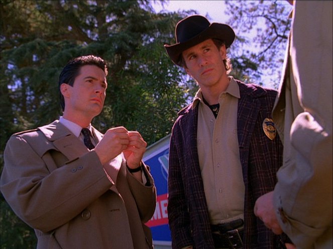 Twin Peaks - Season 2 - Arbitrary Law - Van film - Kyle MacLachlan, Michael Ontkean