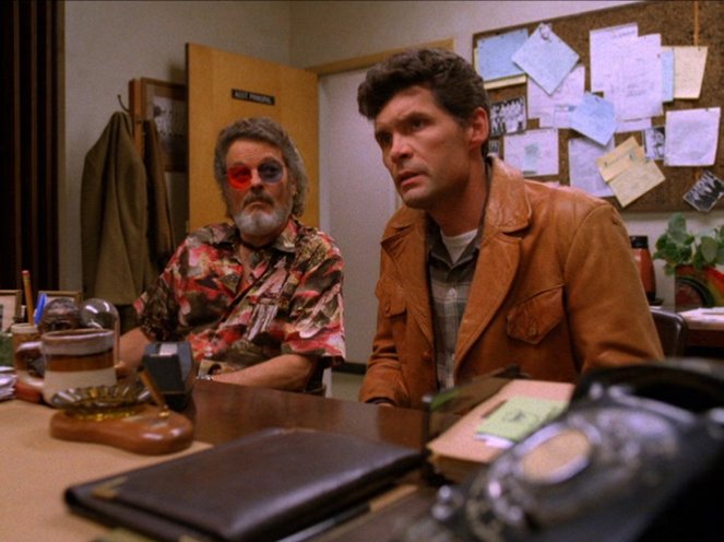 Mestečko Twin Peaks - Dispute Between Brothers - Z filmu - Russ Tamblyn, Everett McGill