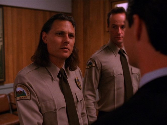 Miasteczko Twin Peaks - Braterska kłótnia - Z filmu - Michael Horse, Harry Goaz