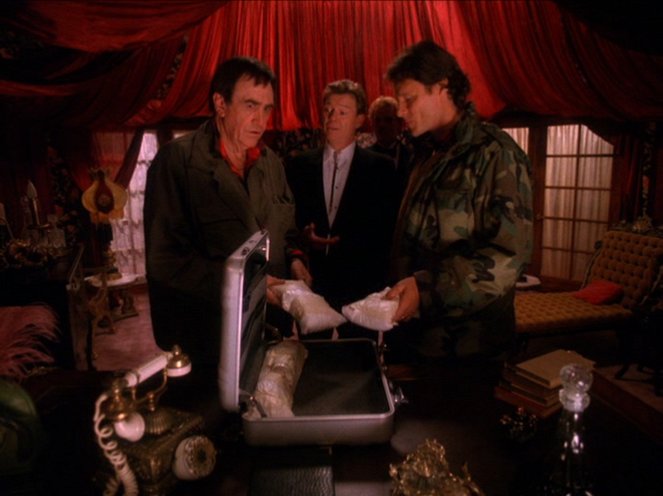 El enigma de Twin Peaks - Dispute Between Brothers - De la película - James Booth, Michael Parks, Chris Mulkey