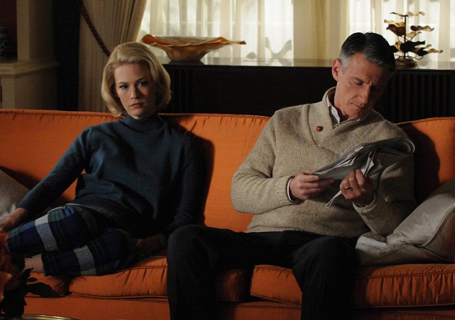 Mad Men - The Chrysanthemum and the Sword - Photos - January Jones, Christopher Stanley