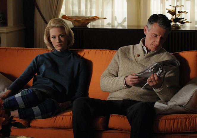 Mad Men - Season 4 - The Chrysanthemum and the Sword - Van film - January Jones, Christopher Stanley