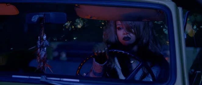 Rihanna - Bitch Better Have My Money - Van film - Rihanna