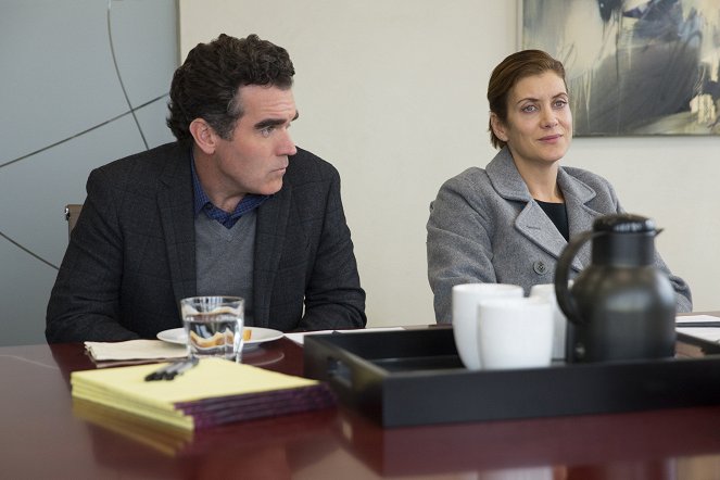 13 Reasons Why - Tape 5, Side B - Photos - Brian d'Arcy James, Kate Walsh