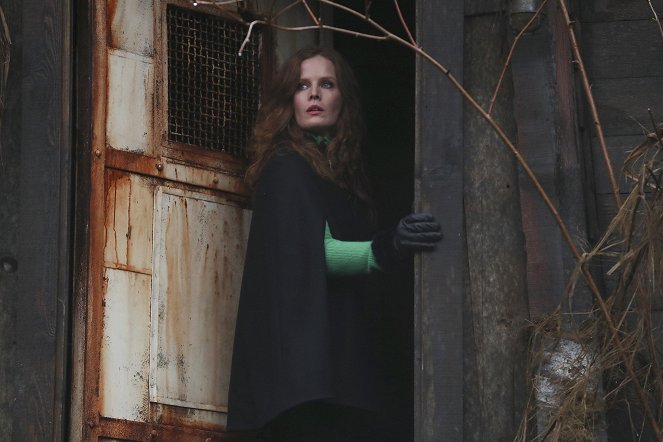 Once Upon a Time - Where Bluebirds Fly - Van film - Rebecca Mader