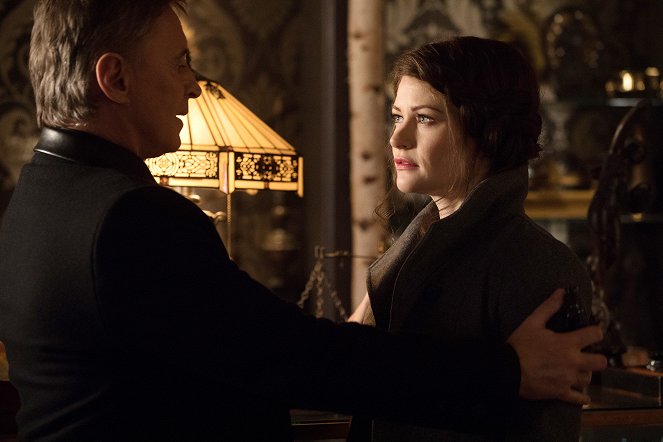 Once Upon a Time - The Black Fairy - Photos - Robert Carlyle, Emilie de Ravin