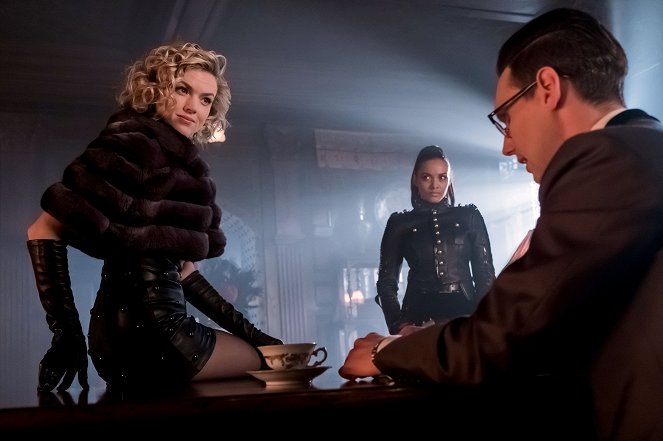 Gotham - Heroes Rise: How the Riddler Got His Name - Van film - Erin Richards, Jessica Lucas, Cory Michael Smith