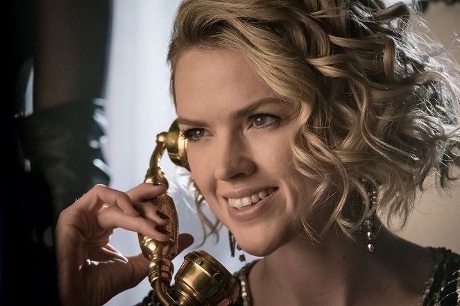 Gotham - Heroes Rise: These Delicate and Dark Obsessions - Van film - Erin Richards