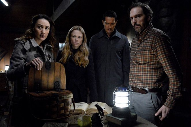 Grimm - The End - Kuvat elokuvasta - Bree Turner, Claire Coffee, Sasha Roiz, Silas Weir Mitchell