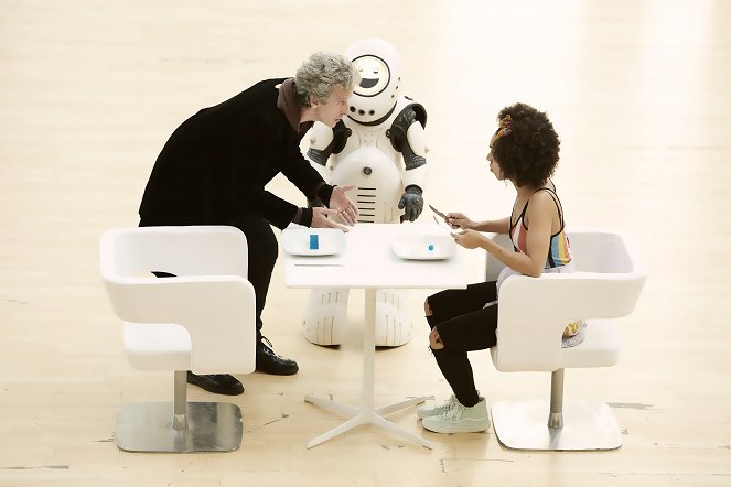 Doctor Who - Smile - Photos - Peter Capaldi, Pearl Mackie