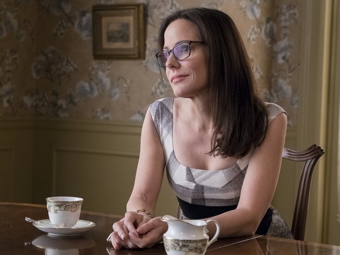 Billions - With or Without You - Photos - Mary-Louise Parker