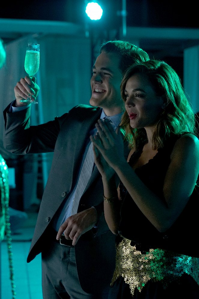 Famous in Love - A Star Is Torn - Do filme - Charlie DePew, Georgie Flores