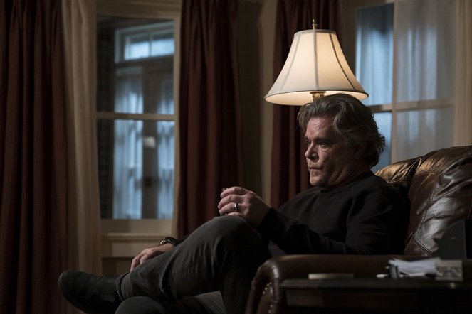 Shades of Blue - Chaos Is Come Again - Filmfotók - Ray Liotta
