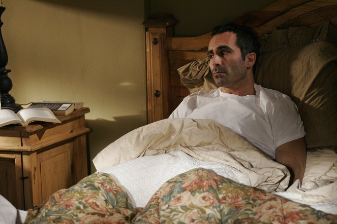 Cold Case - Static - Photos - Nestor Carbonell
