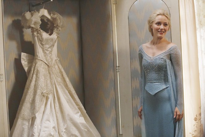 Once Upon A Time - Es war einmal... - Season 4 - Elsa und Anna von Arendelle - Filmfotos - Georgina Haig