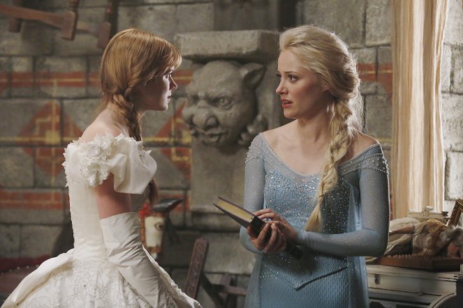 Once Upon a Time - Elsa et Anna d'Arendelle - Film - Elizabeth Lail, Georgina Haig