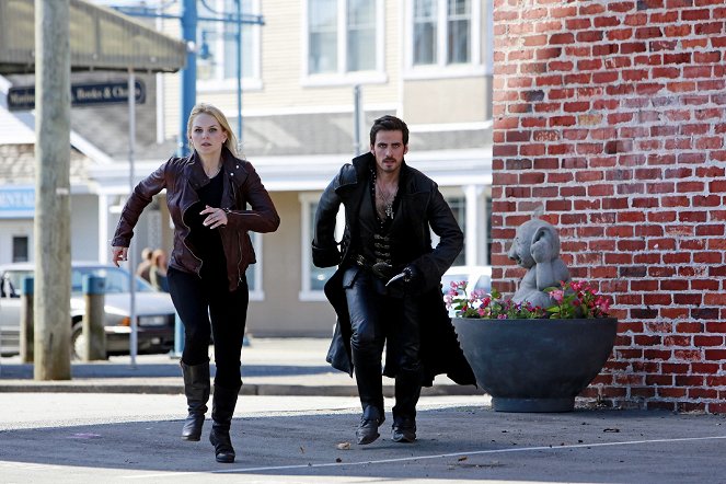 Once Upon a Time - A Tale of Two Sisters - Photos - Jennifer Morrison, Colin O'Donoghue