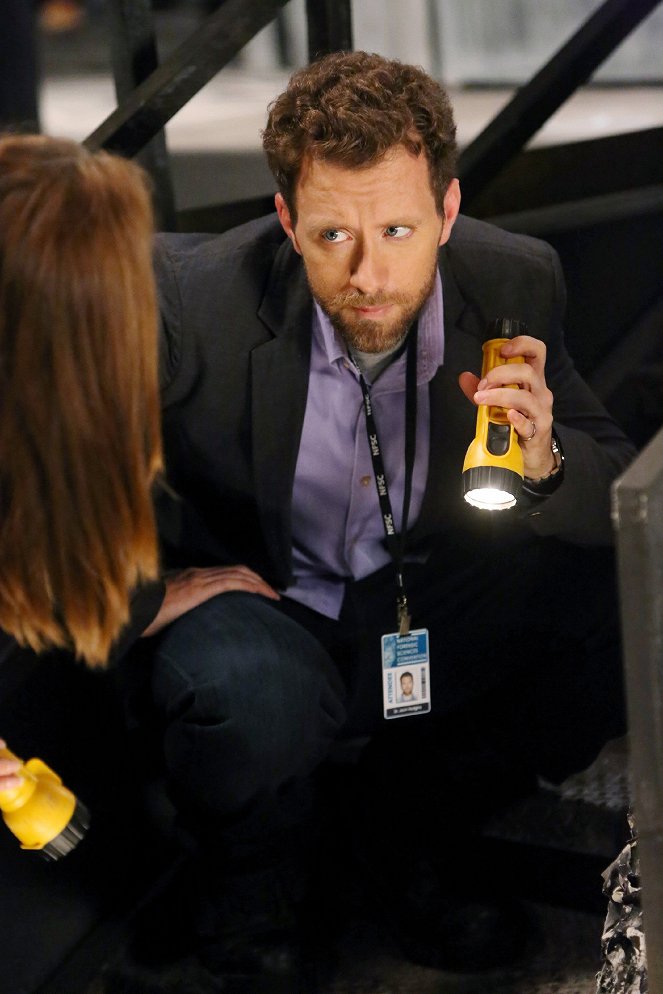 Bones - The Corpse at the Convention - Van film - T.J. Thyne