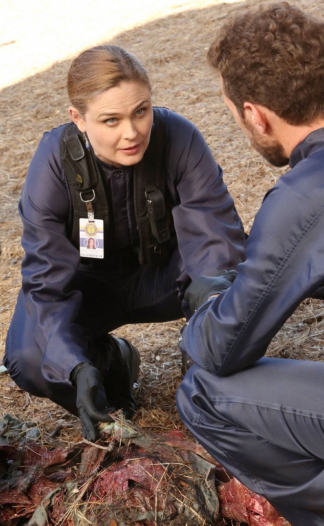 Bones - The Lost Love in the Foreign Land - Photos - Emily Deschanel