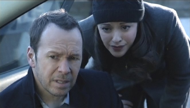 Blue Bloods - Crime Scene New York - Season 4 - Secret Arrangements - Photos - Donnie Wahlberg, Marisa Ramirez