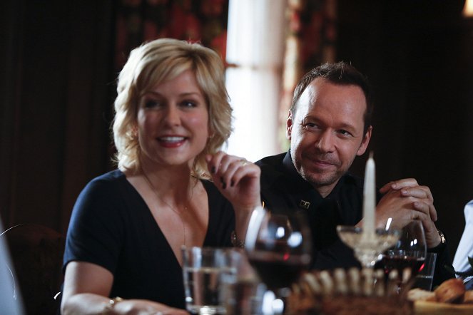 Blue Bloods - Exiles - Van film - Amy Carlson, Donnie Wahlberg