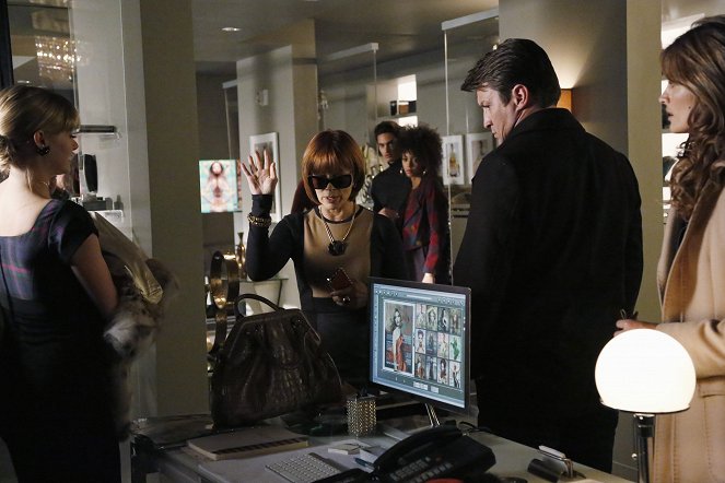 Castle - Dressed to Kill - Photos - Frances Fisher, Nathan Fillion