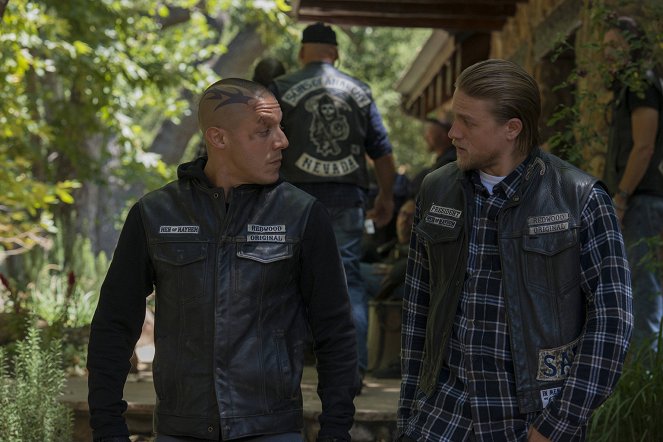 Sons of Anarchy - Salvage - Van film - Theo Rossi, Charlie Hunnam