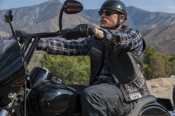 Kemény motorosok - Salvage - Filmfotók - Charlie Hunnam