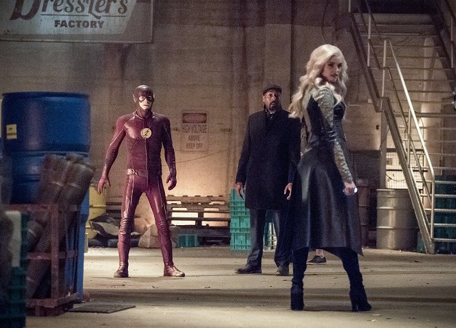 The Flash - I Know Who You Are - Photos - Grant Gustin, Jesse L. Martin, Danielle Panabaker