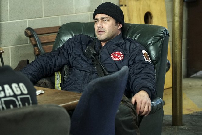 Chicago Fire - Babies and Fools - Van film - Taylor Kinney