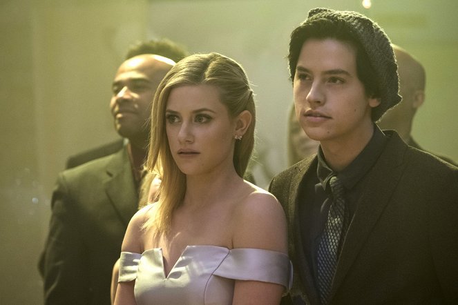 Riverdale - Hoofdstuk 11: To Riverdale and Back Again - Van film - Lili Reinhart, Cole Sprouse