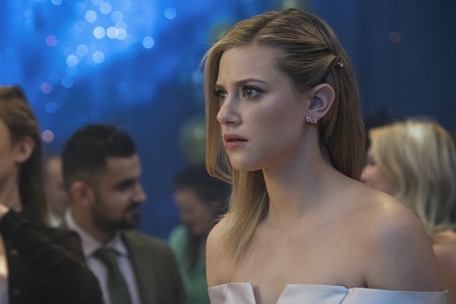 Riverdale - Chapter Eleven: To Riverdale and Back Again - Photos - Lili Reinhart