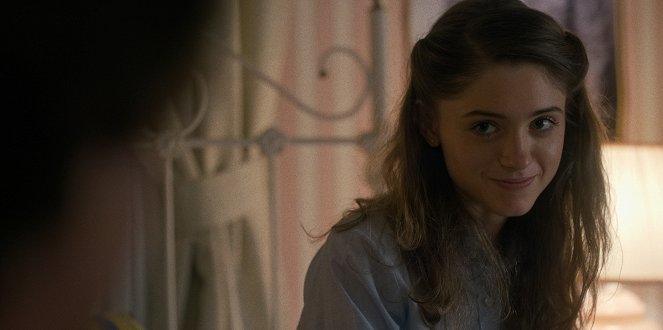 Stranger Things - Kapitola první: Zmizení Willa Byerse - Z filmu - Natalia Dyer