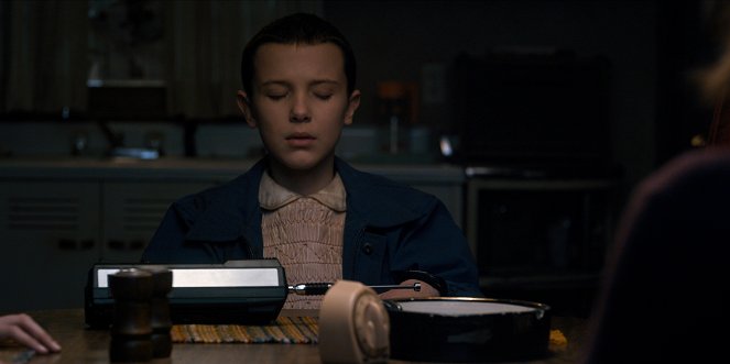 Stranger Things - Chapter Seven: The Bathtub - Photos - Millie Bobby Brown