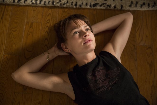 Girlboss - Danke, San Francisco - Filmfotos - Britt Robertson