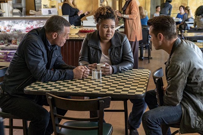 Chicago P.D. - All Cylinders Firing - Photos