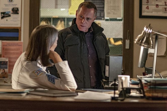 Chicago P.D. - Season 4 - I Remember Her Now - Photos - Jason Beghe