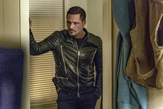 Chicago P.D. - Season 4 - Favor, Affection, Malice or Ill-Will - Photos - Nick Wechsler