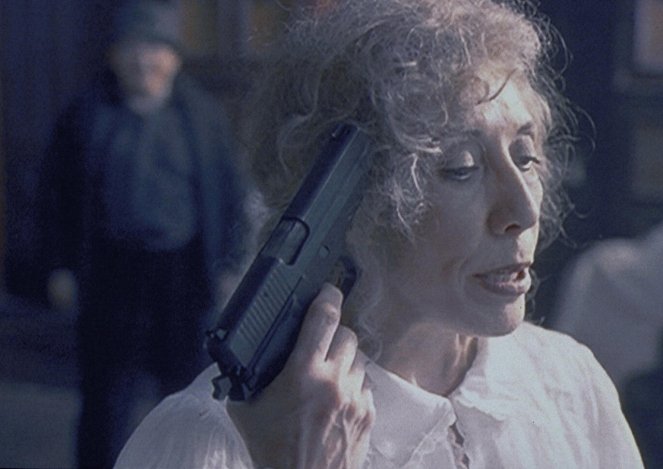 The X-Files - Season 6 - How the Ghosts Stole Christmas - Photos - Lily Tomlin