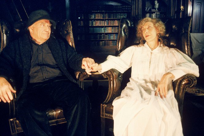The X-Files - Season 6 - How the Ghosts Stole Christmas - Photos - Edward Asner, Lily Tomlin