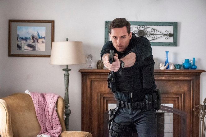 Chicago P.D. - Knocked the Family Right Out - Van film - Jesse Lee Soffer